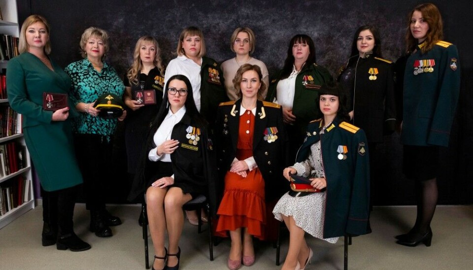 Photo shoot of soldiers' wives and mothers in Zapolyarny. Among them is Lyubov Lebedeva (second from left). Photo: Inna Mikhalchuk on VK