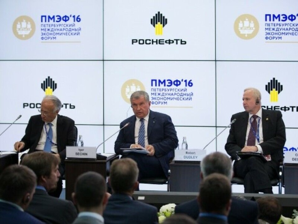 The deal between Rosneft President Igor Sechin and BP's Robert Dudley was first announced during this year's St.Petersburg Economic Forum. Photo: Rosneft.ru
