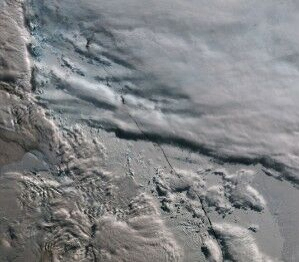 One of the first images from Sentinel-3A’s Sea and Land Surface Temperature Radiometer (SLSTR) shows a long crack running through the ice shelf to the east of the centre part of the Antarctic Peninsula. The crack is about 2 km wide, but widens to 4 km or more in some places. Photo: esa.int