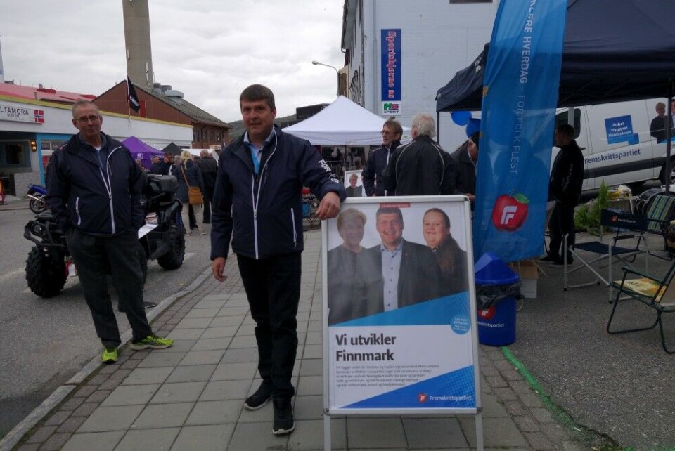 Parliament hopeful Bengt Rune Strifeldt. In background (left), outgoing MP Jan-Henrik Fredriksen. Photo: Atle Staalesen
