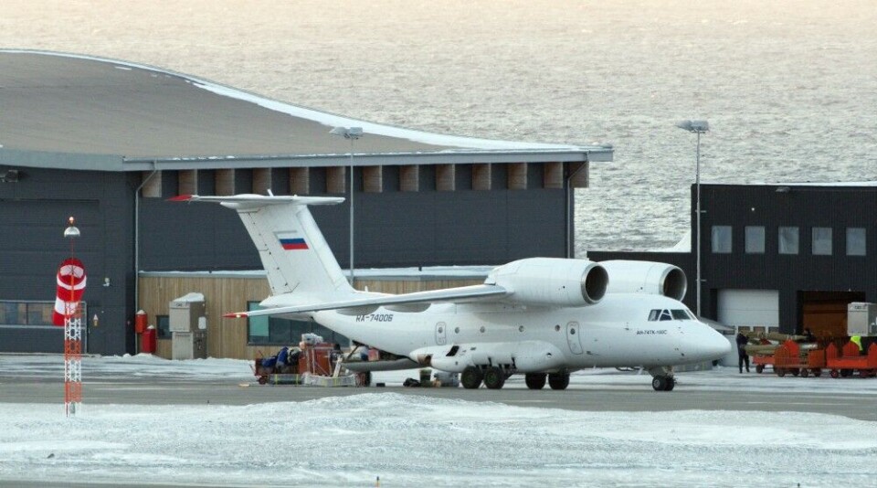 This Antonov-74 on Monday left Longyearbyen and landed in Barneo. Photo: Bjørn Frantzen