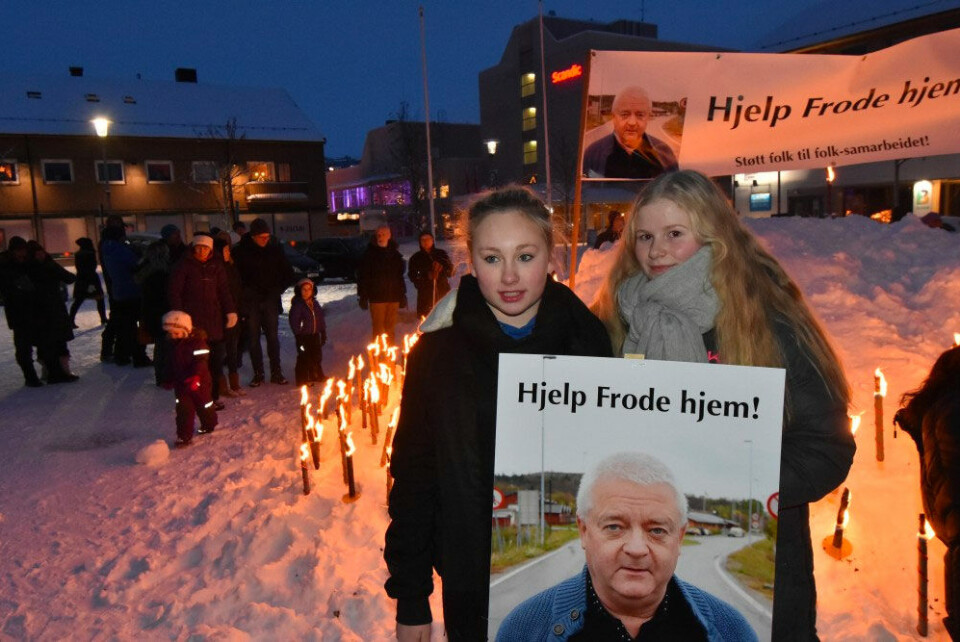 “Help Frode get home”, the poster reads. Hundreds in late December gathered Kirkenes for a protest against the arrest of Frode Berg. Photo: Thomas Nilsen