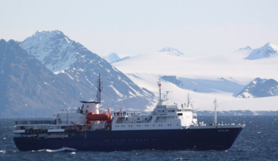 This photo shows 'Ortelius' under tow on Sunday. Weather is good, with some wind. Photo: Norwegian Coast Guard