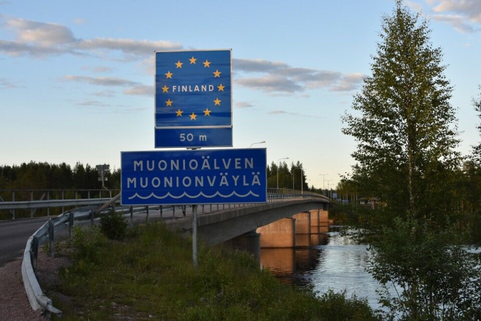 Restrictions continue for the Finnish, Swedish border, like here in the Torne valley. Photo: Thomas Nilsen
