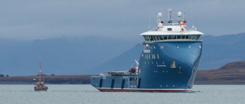 The “Arktika-2” is towed to Longyearbyen in October 2016. Photo: Bjørn Frantzen