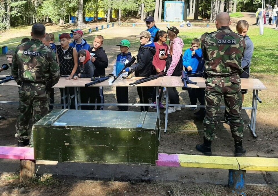 Show time for school kids. Photo: Rosgvardiya
