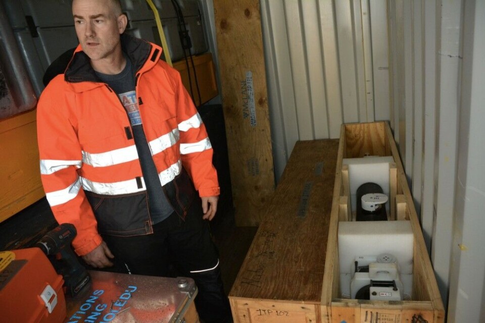 Rob Rember keeps an eye on research equipment to be deployed in Arctic waters. Photo: Atle Staalesen