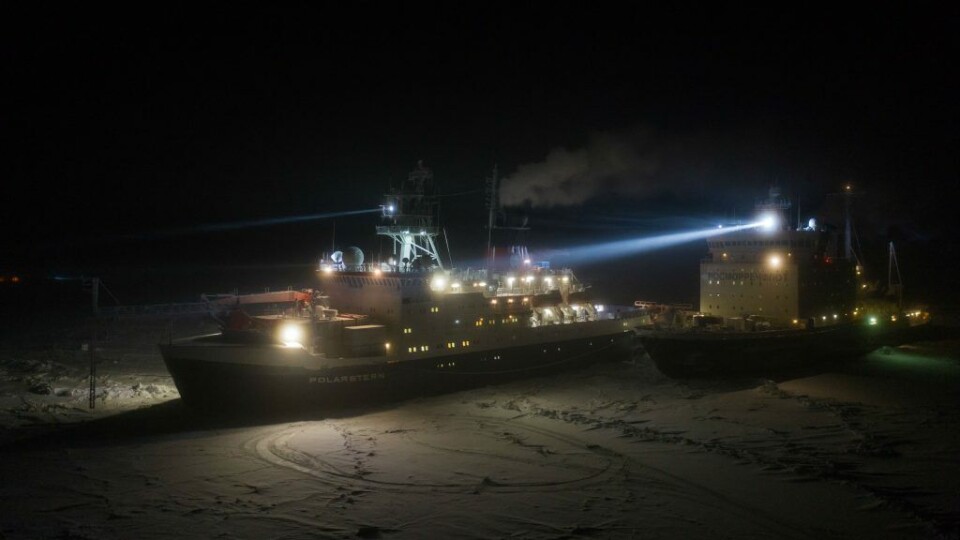 The “Polarstern” and the “Kaptain Dranitsyn” at the MOSAiC ice floe during the Leg 1 and Leg 2 exchange this week. Photo: Esther Horvath and Jakob Stark/AWI