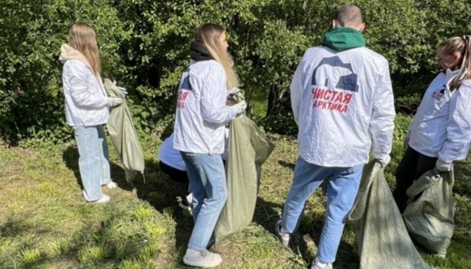 Activists of the 'Clean Arctic' project gathering garbage in Murmansk. Photo by the Clean Arctic