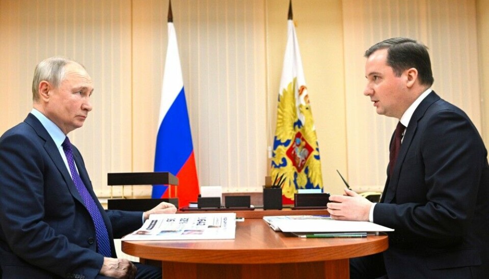 Arkhangelsk Governor Aleksandr Tsybulsky tells Putin about the intervention of foreign troops in northern Russia in 1918-1919. Photo: Kremlin.ru