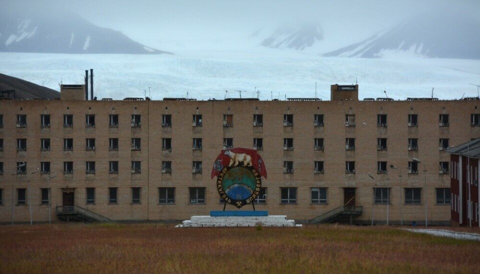 Трест «Арктикуголь» представляет российские интересы на Шпицбергене. Компания также занималась добычей угля в поселке Пирамида на Шпицбергене до закрытия шахты в 1998 году. Фото: Атле Столесен
