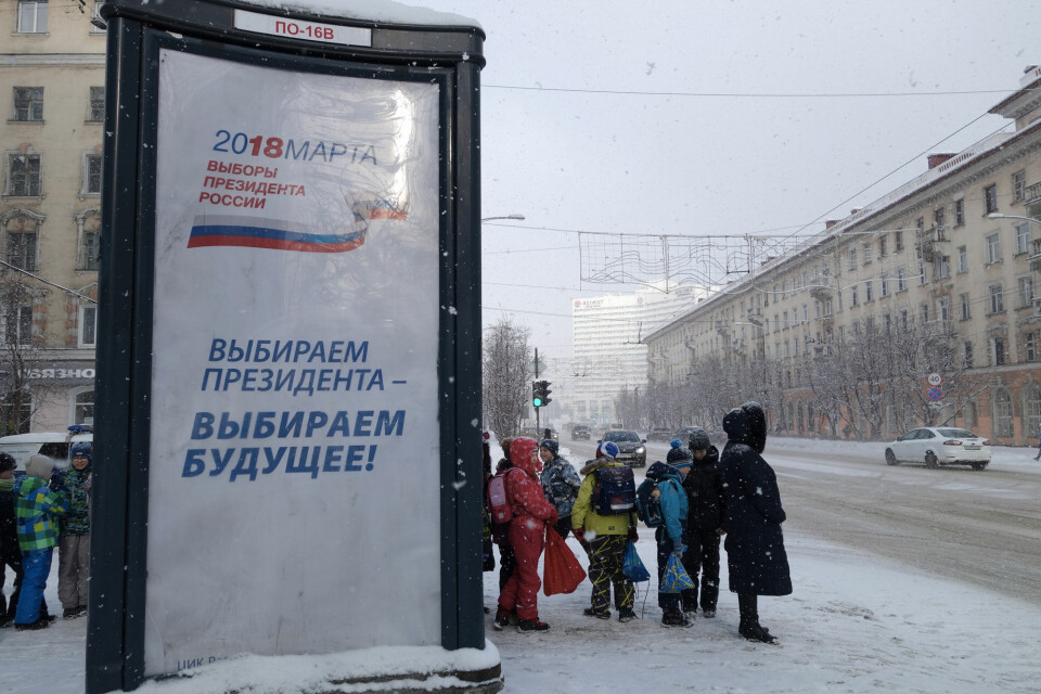 “Lets vote for the future”, says this billboard. Photo: Atle Staalesen