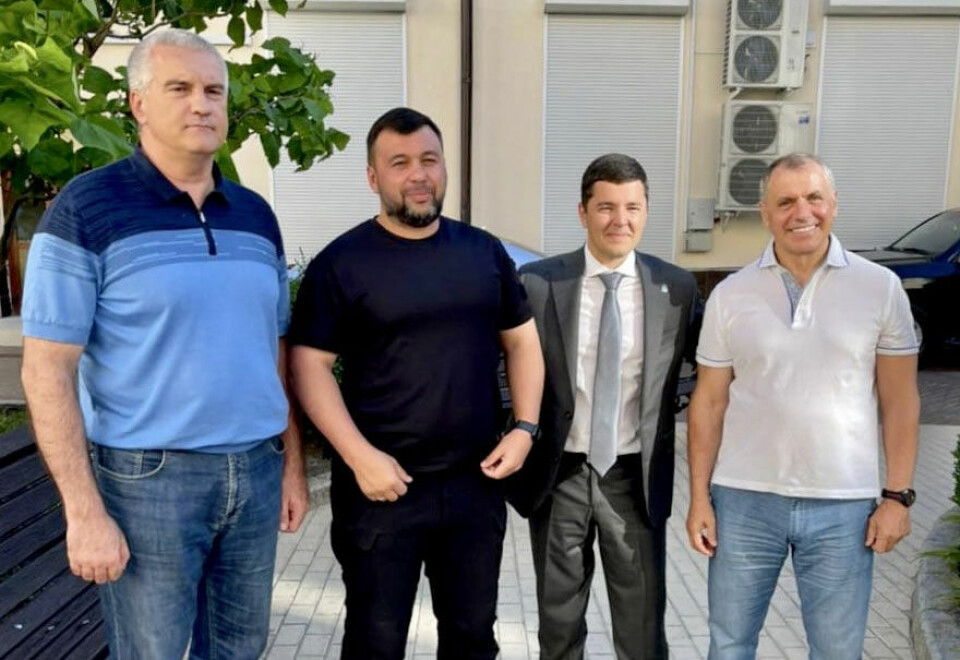 Head of the Yamal-Nenets Autonomous Okrug Dmitry Artyukhov (second from right) visits Denis Pushilin (second from left), head of the so-called Donetsk people’s republic. Photo: Artyukhov on Telegram