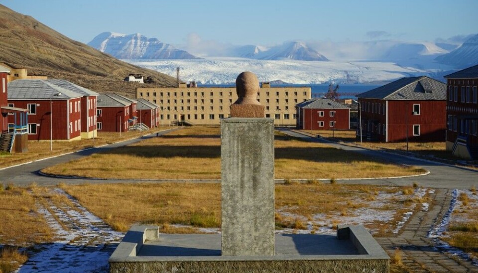 Comrade Lenin has a great panorama view over Pyramiden’s main street with the Nordenskióld glacier in the background. The town was abolished in the late 1990s. Photo: Thomas Nilsen