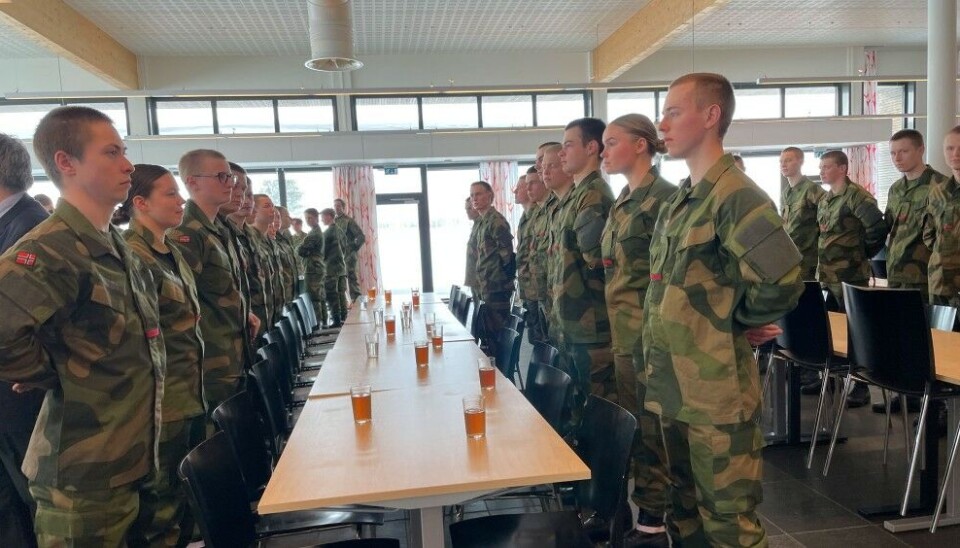 While waiting for lunch with the King. Photo: Atle Staalesen