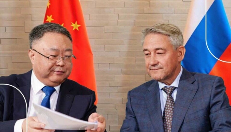 Hun Ventao, Vice President of Chinese company MCC International Incorporation Ltd signs deal with Igor Demidov, head of the Polar Lithium. Photo: Nornickel on Telegram