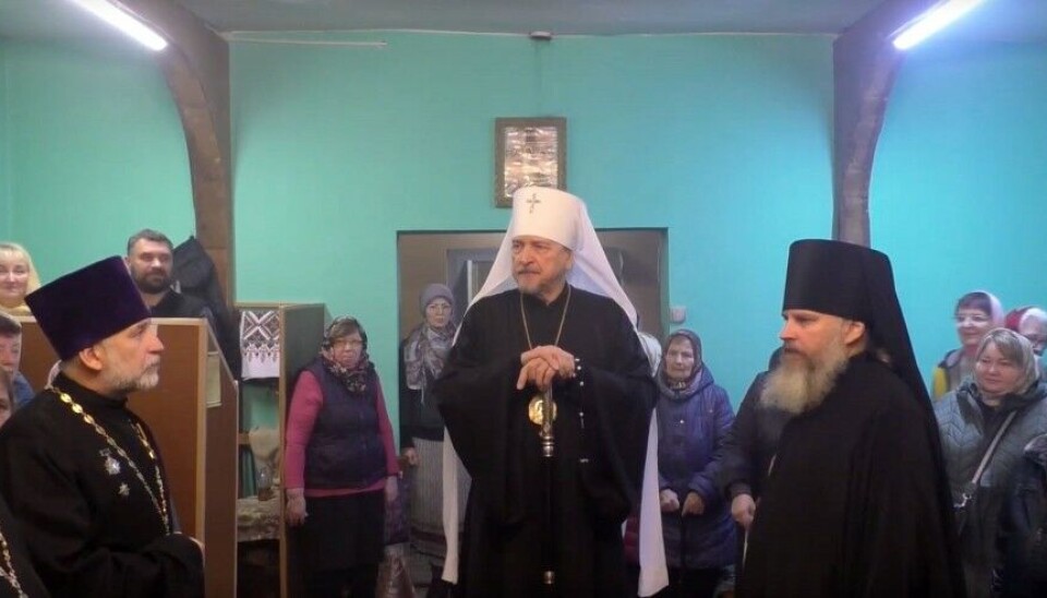 Metropolitan Mitrofan of Murmansk speaks in military town Alakurtti. Screenshot of video