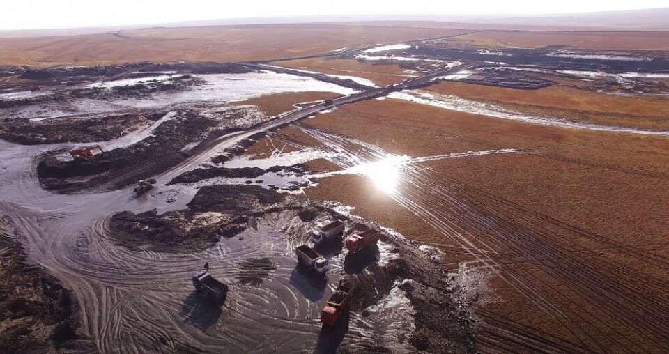 Digging on endless Taymyr tundra. Photo: Screenshot from Vostok Coal video