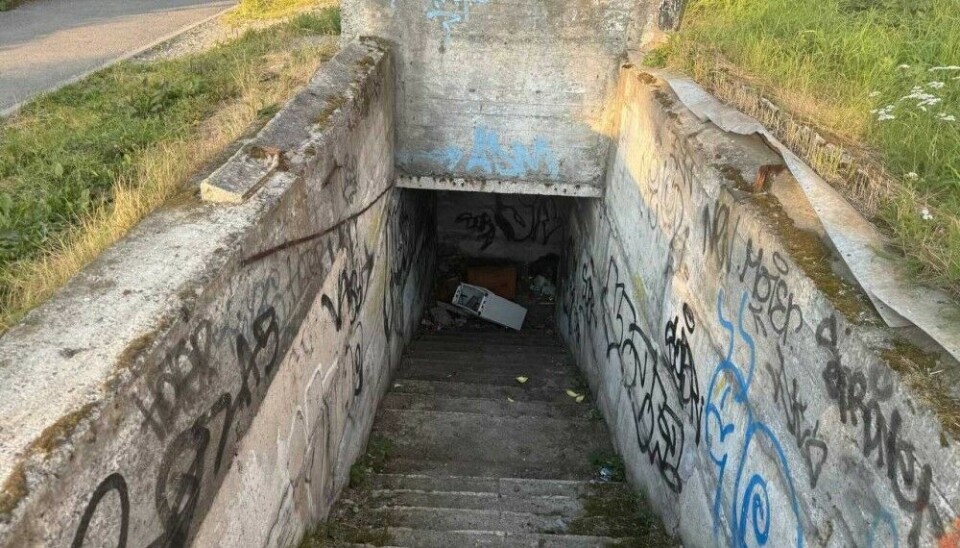The bomb shelter in Apatity has seen better days. Photo: Violetta Grudina on Telegram