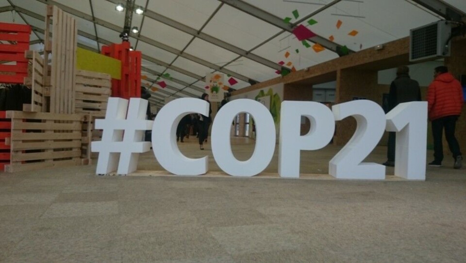 Time for deals in Paris. Photo: Rebecka Snefuglli Sondell