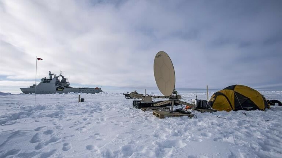 Testing use of satellites to get broadband coverage in the Arctic. Photo: Simen Rudi/Forsvarsmateriell