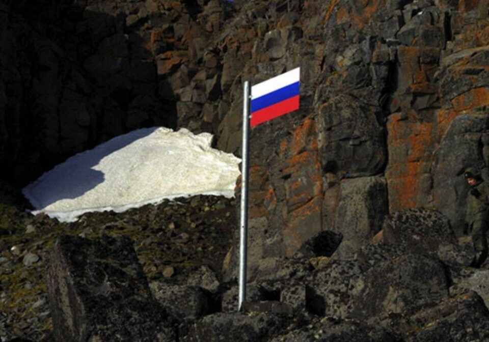 Flag planted on Cape Fligeli. Photo: mil.ru