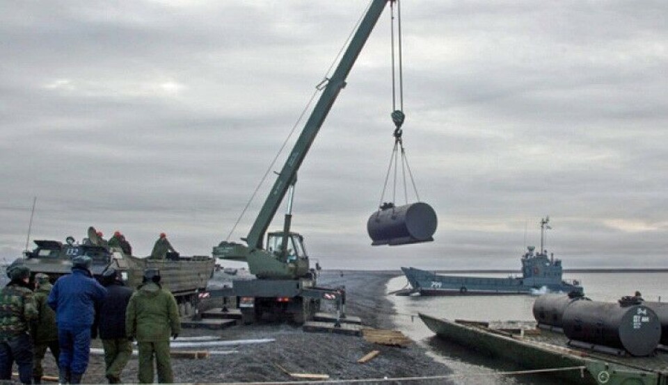 Removing scrap metal from an Arctic island. Photo: Mil.ru