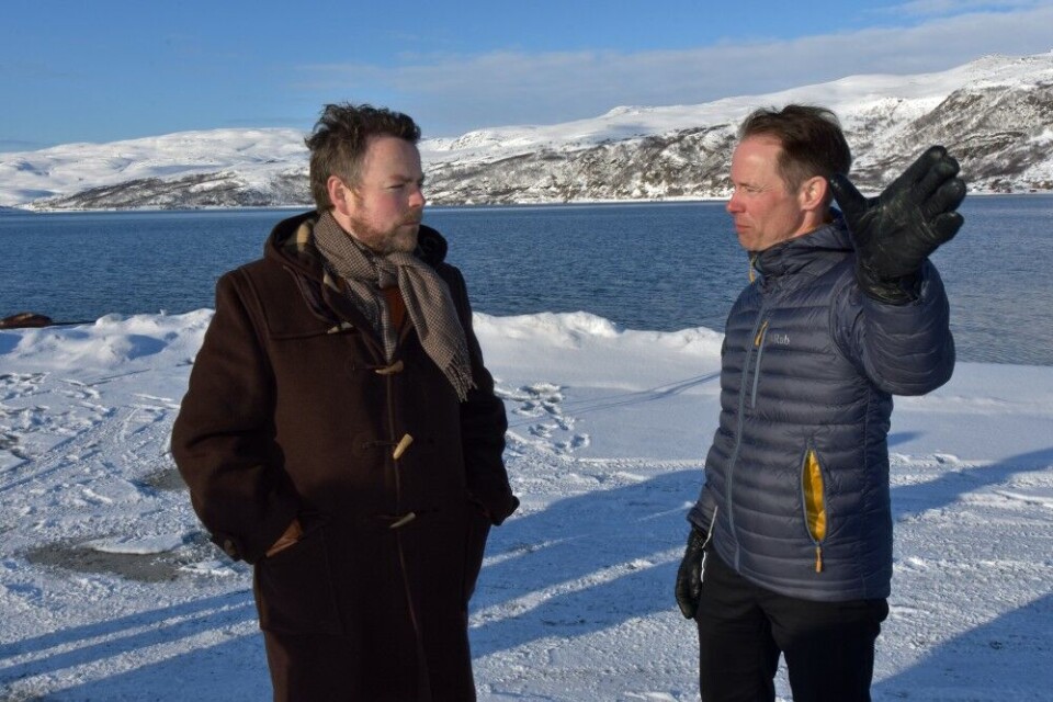 Minister of Trade and Industry, Torbjørn Røe Isaksen and Øystein Rushfeldt (right), CEO of Nussir mining company at the shores of Repparfjord in Finnmark. Photo: Thomas Nilsen