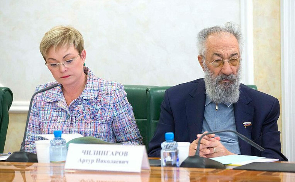 Marina Kovtun talks Arctic developments with Artur Chilingarov in the Federation Council. Photo: gov-murman.ru