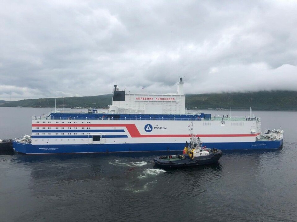 Tugs tow «Akademik Lomonosov» out of port in Murmansk. Photo: Anna Kireeva