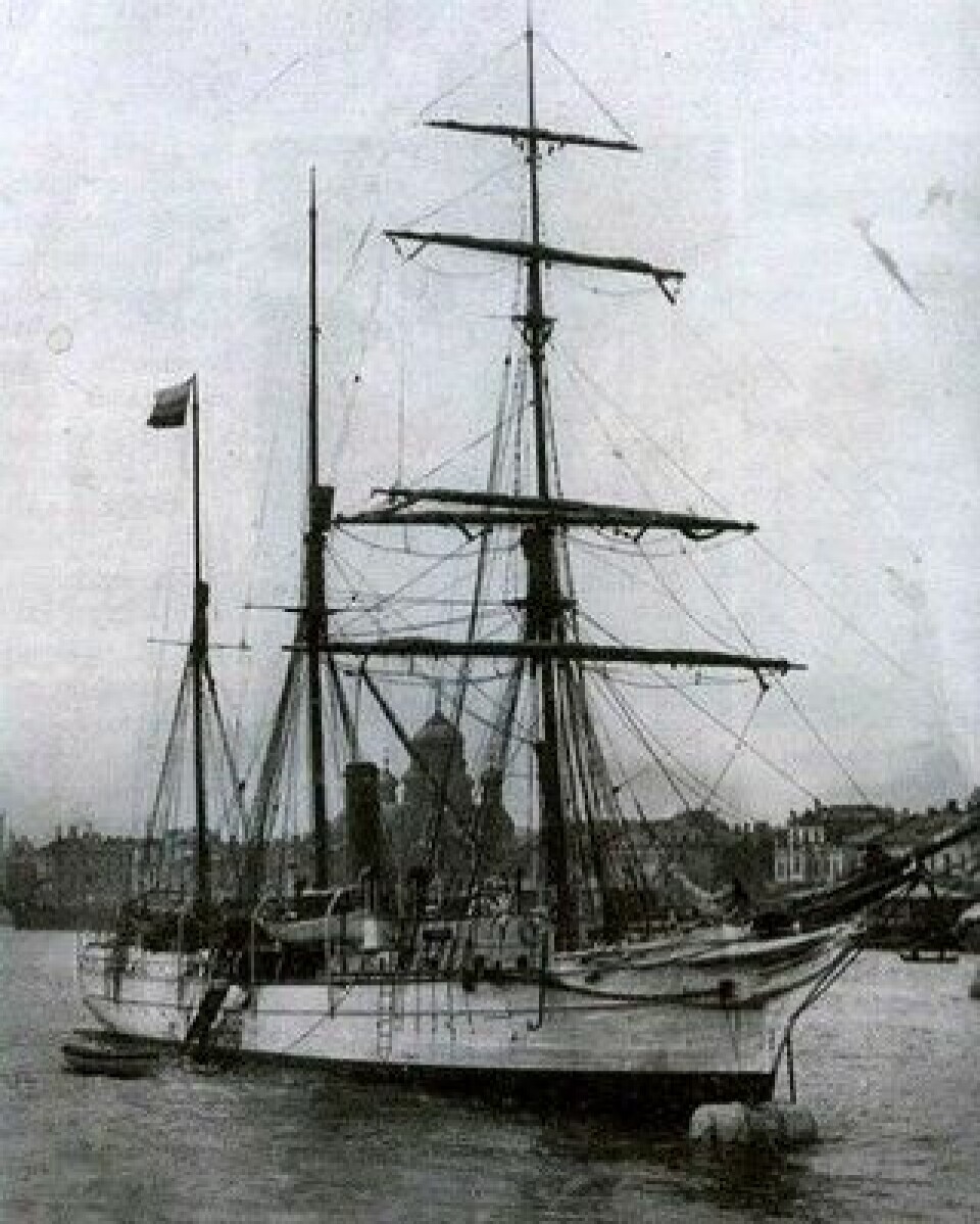 “Svyataya Anna” in the Neva River, St. Petersburg, 1912
