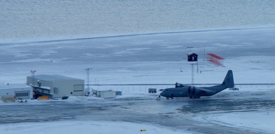 Норвежский самолет C-130 «Геркулес» в Лонгйире. Фото: Пер Арне Тотланд
