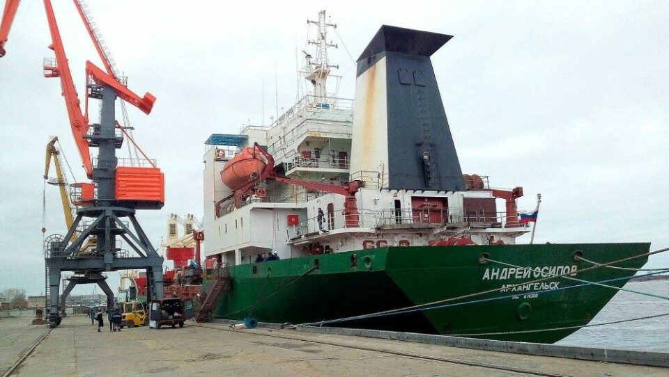 The 'Andrey Osipov' sets course towards Graham Bell Island. Photo: Dvinaland.ru