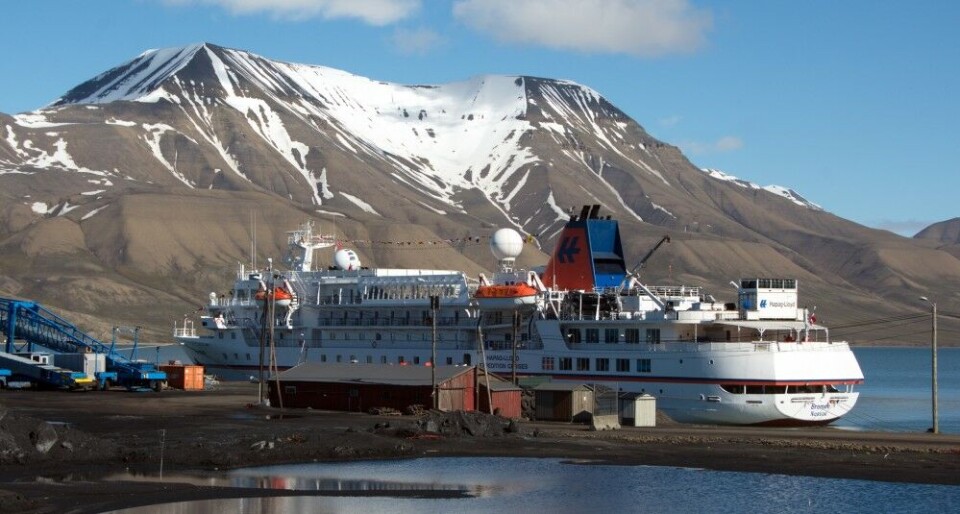 The cruise ship “MS Bremen” at port in Longyearbyen on July 4th this year. Photo: Bjørn Frantzen