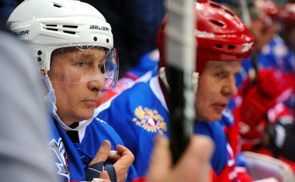 Putin on the ice. In the background former hockey star Vyacheslav Fetisov. Photo: Kremlin