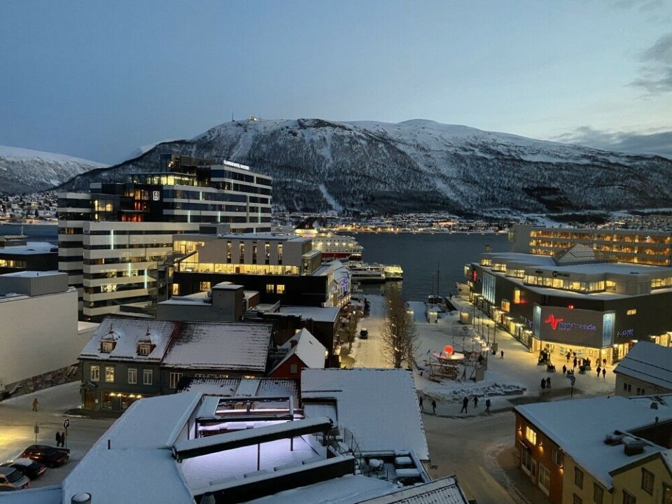 The tall building facing the seaside in Tromsø is Hotel Edge, the venue for the Barents Council meeting. Photo: Thomas Nilsen