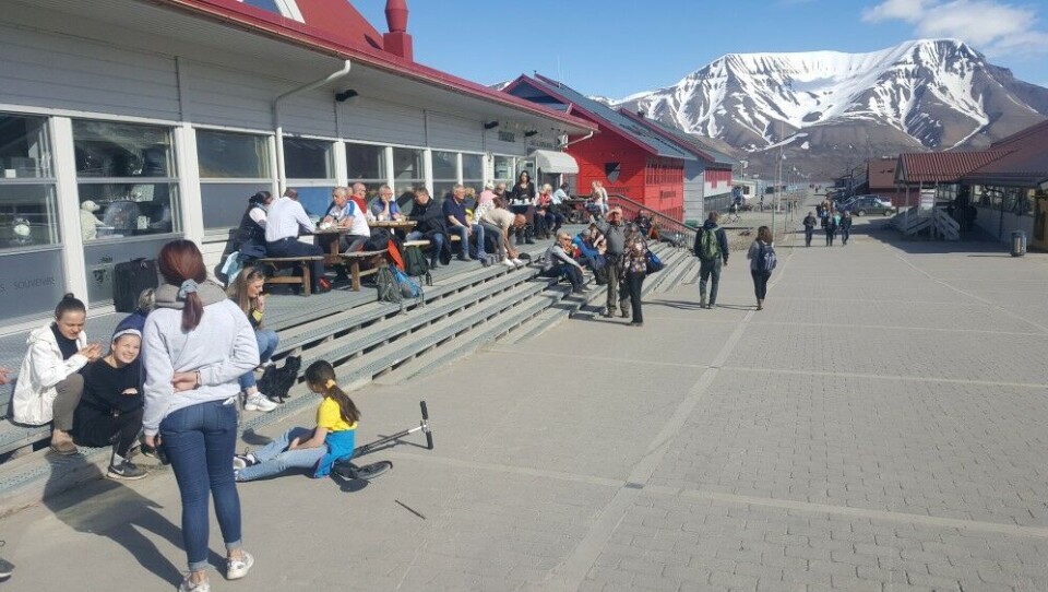 Солнечный день в Лонгйире на Шпицбергене. Архивное фото: Томас Нильсен
