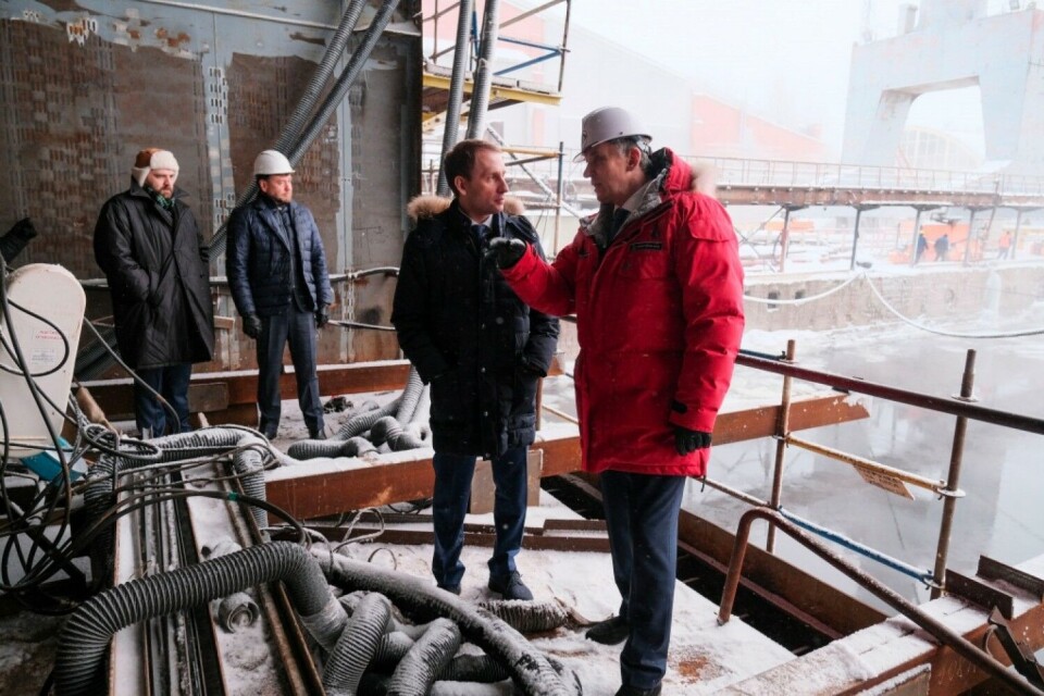 Minister Aleksandr Kozlov visiting the Admiralty Yard. Photo: mnr.gov.ru