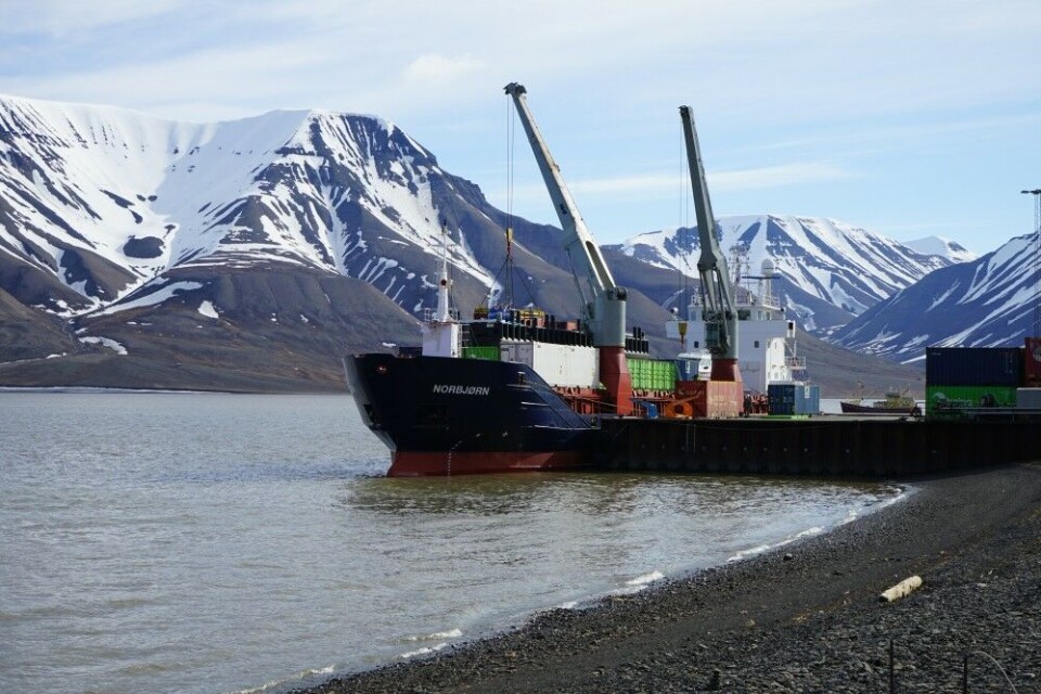 The “Norbjørn” general cargo ship sails goods to Longyearbyen and can also make port calls to Barentsburg. Photo: Thomas Nilsen