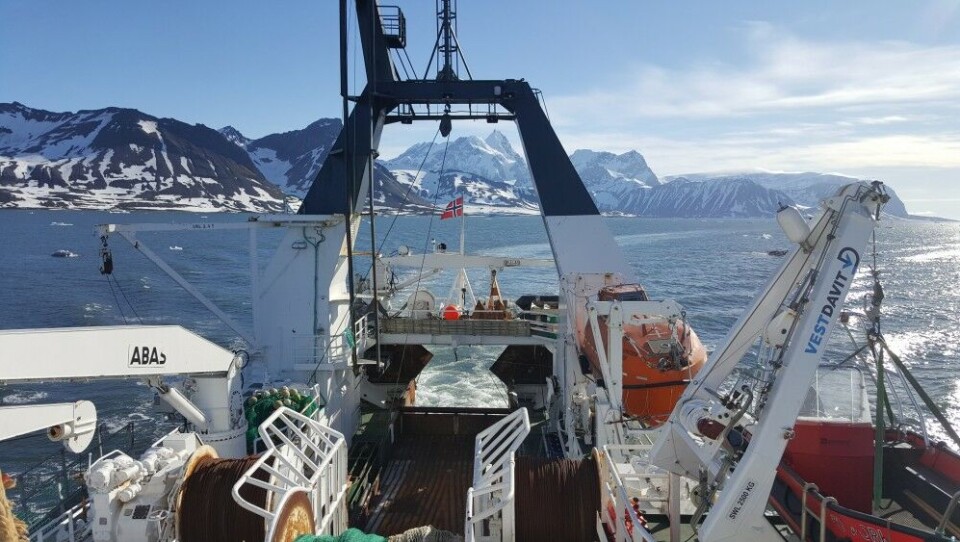 Norwegian research trawler sailing the waters on the west coast of Spitsbergen. Photo: Thomas Nilsen