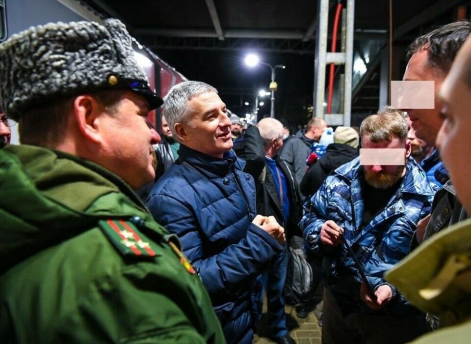 Photo of the volunteer fighters with blindfolded eyes. Source: Official account of Artur Parfenchikov.