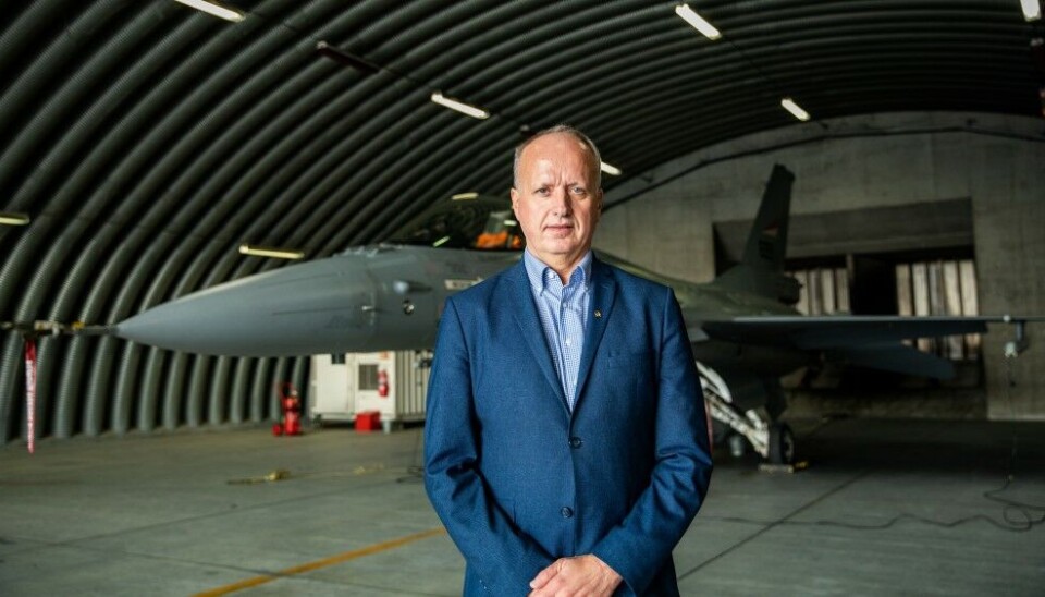 Per Erik Solli was F-16 pilot in the Norwegian Air Force from 1985 to 1994 and is today working as a Senior Defense Analyst.
