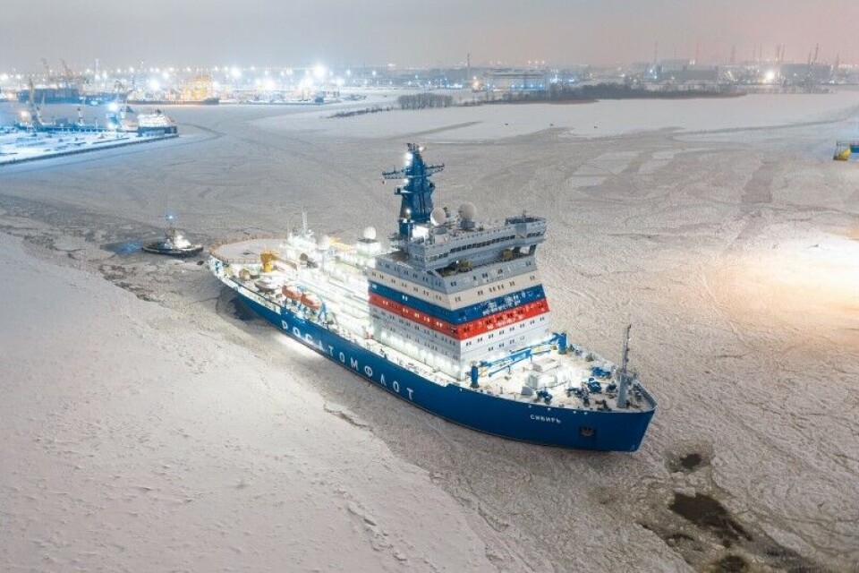 Icebreaker 'Sibir' left the shipyard in St. Petersburg early Thursday morning. Photo: МедиаПалуба via Rosatomflot
