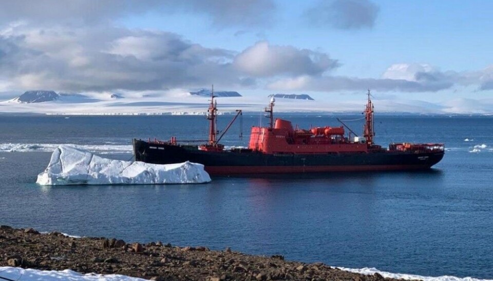 The Mikhail Somov in Franz Josef Land. Photo: Floating University on VK