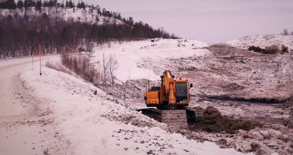 Excavators are back in work again after a year of standstill. Photo: Thomas Nilsen