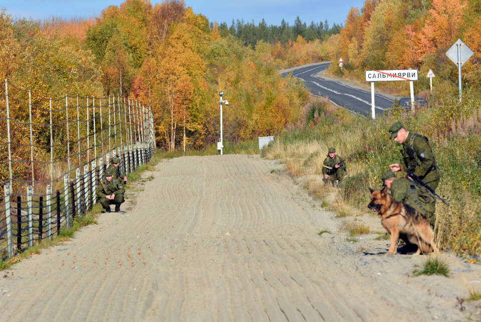 FSB’s Border Guard Service on patrol along the barbed wire fence that goes all along Russia’s Arctic border to Norway. Photo: Thomas Nilsen