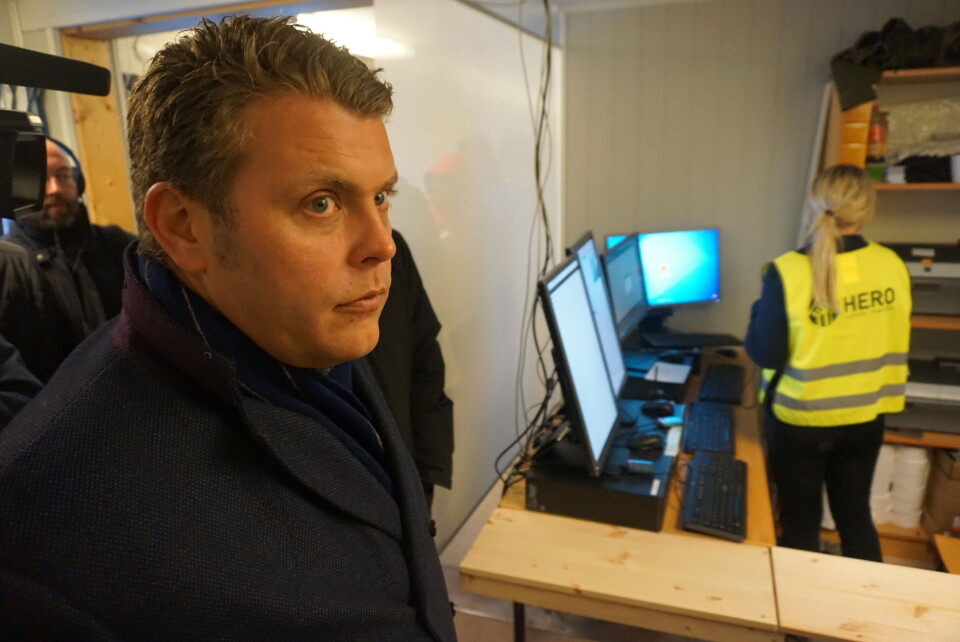 State Secretary Jøran Kallmyr at the refugee reception centre outside Kirkenes. Photo: Thomas Nilsen