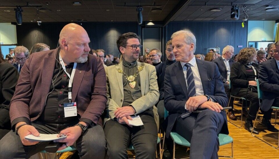 PM Jonas Gahr Støre together with Head of Finnmark County Council Hans-Jacob Bønå (left) and Mayor of Sør-Varanger Municipality Magnus Mæland. Photo: Atle Staalesen