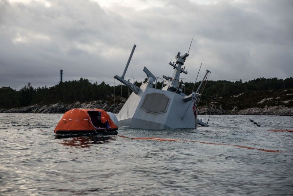 Most of the frigate is now under water. Photo: Jakob Østheim / Norwegian Defense