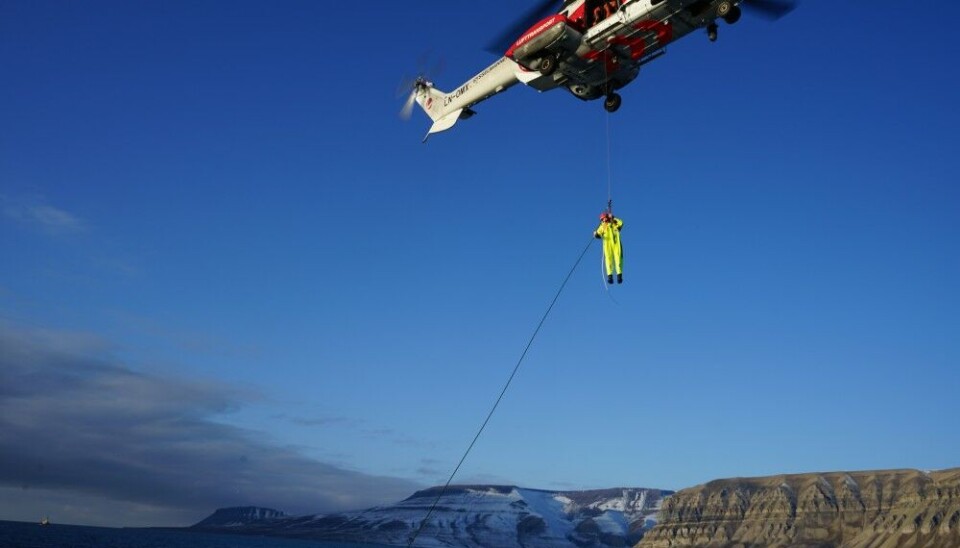 The Governor of Svalbard regularly exercises emergency evacuations with its Eurocopter Super Puma AWSAR, like here in the Billefjorden in 2018. Photo: Thomas Nilsen